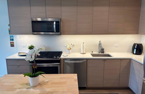 Civic Core Apartamento | NEW Upscale Downtown San Diego Stay Queen Bed Pool Sauna