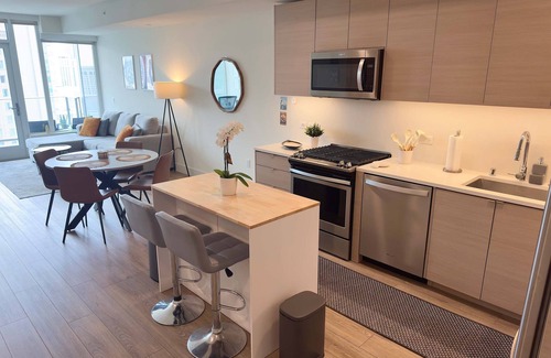 Civic Core Apartamento | NEW Upscale Downtown San Diego Stay Queen Bed Pool Sauna