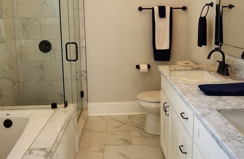 Broadmoor Casa | New Uptown Broadmoor Home