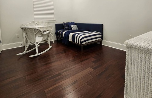 Broadmoor Casa | New Uptown Broadmoor Home