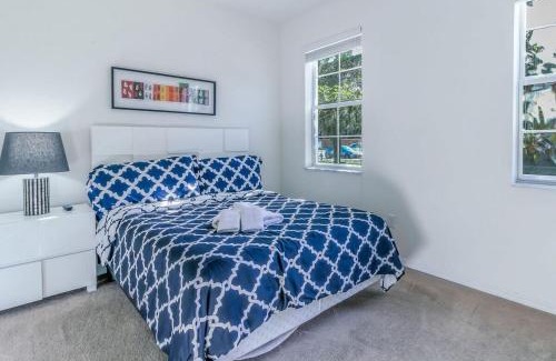 Bellavida Casa | NEW Vacation Townhome Private Pool Near Disney!