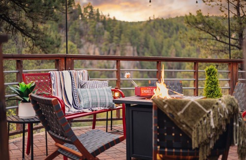 Keystone Casa | *NEW* Views, Game Room, FirePit, Pet, Fam Friendly
