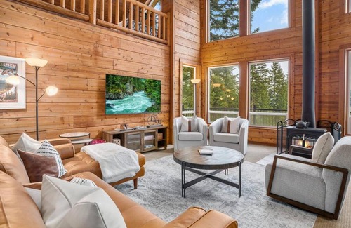 Cle Elum Casa | NEW! Views of CLE ELUM LAKE/MTN*NR*Suncadia* HOTTUB