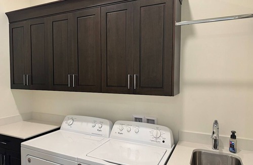 Bloomington Condominio | ¡NUEVA VILLA # 3, HERMOSA, JUNTO A LA PISCINA, PLANTA BAJA, PERSONALIZADA, TODO LO QUE NECESITA!