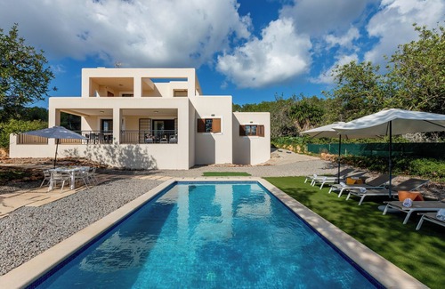 Playa de Es Figueral Villa | New! Villa Can Toni - Tres Habitaciones Villa, Capacidad 6
