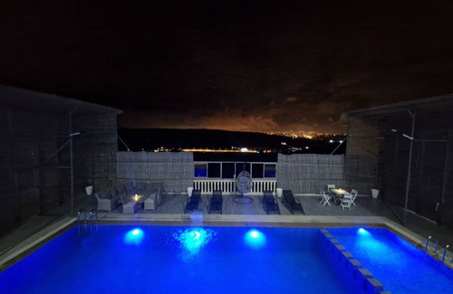 Al Bahraoyine Casa | New Villa - Large Private Swimming Pool - 6 Bedrooms, full mountain view.