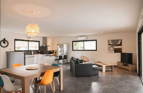 Messanges Villa | Nueva villa con piscina climatizada