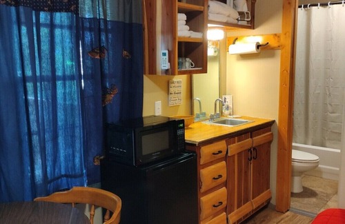 Squires Cabina | NEW! Village of Hope - Cabin #5