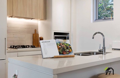 Wolli Creek Apartamento | New Vivid 2 bedrooms Apts in Heart of Wolli Creek