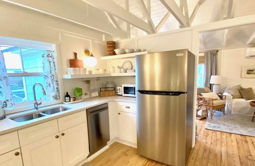 Surf City Cabaña | New VRBO listing - Amazing Two Bedroom Topsail Island Cottage ~ Walk Everywhere!