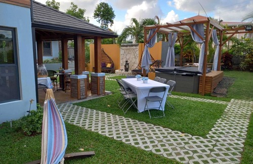 Gros Islet Villa | New VRBO VILLA in peaceful Gros Islet with WiFi, Spa tub, Sauna, AC & gym stuff!