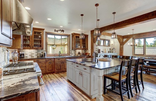 Warrior's Mark West Casa | NEW Wandering Moose on Peak 10, Epic Views, Hot Tub, LOCATION!
