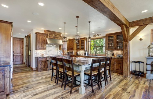 Warrior's Mark West Casa | NEW Wandering Moose on Peak 10, Epic Views, Hot Tub, LOCATION!