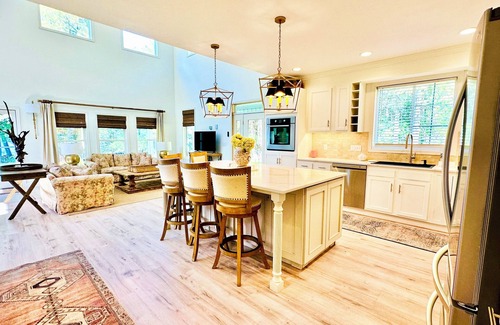 Sturgeon Bay Casa | New Waterfront 5 BR- 4 Bath Barndominium in Sturgeon Bay-Egg Harbor