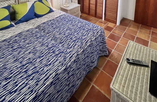 St. Thomas Cabaña | Waterfront Beach House with Secluded Private Beach