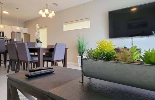 Port Isabel Casa | New Waterfront Bungalow * Fishermans Paradise (Bungalow Tarvana) by RedAwning