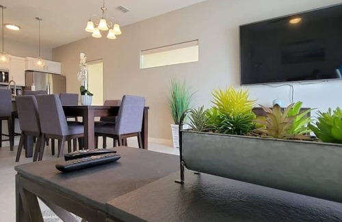 Port Isabel Condominio | New Waterfront Bungalow Fishermans Paradise 2 Bedroom Home by RedAwning