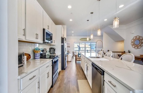 Fenwick Island Casa | New Waterfront Fenwick Home/Shared Pool/Water Access/Walk to beach/restaurants