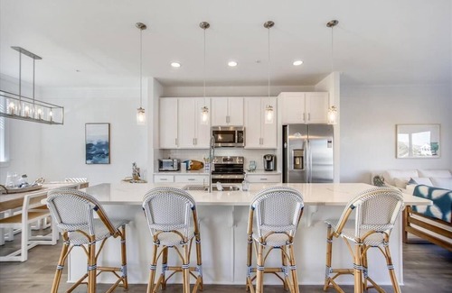Fenwick Island Casa | New Waterfront Fenwick Home/Shared Pool/Water Access/Walk to beach/restaurants