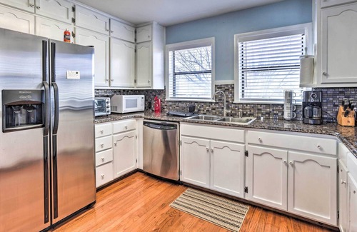 Wilsonville Casa | NEW! Waterfront Family Retreat w/ Dock & Game Room
