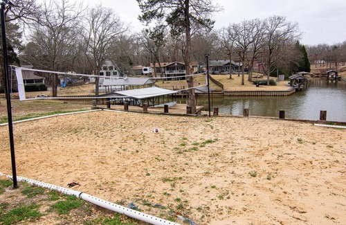Malakoff Casa | New! Waterfront Getaway on Cedar Creek Lake! Pet Friendly, with Boat House and Sand Volleyball