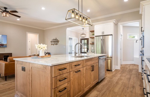 Troutman Casa | New waterfront house on Lake Norman/private dock