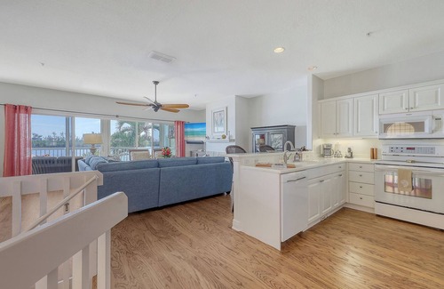 Siesta Key Casa | NEW! Waterfront Luxury Siesta Key w/Dock, Pool