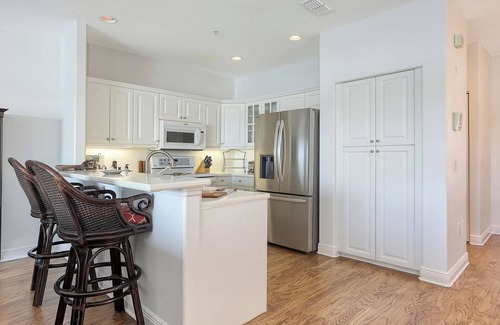 Siesta Key Casa | NEW! Waterfront Luxury Siesta Key w/Dock, Pool