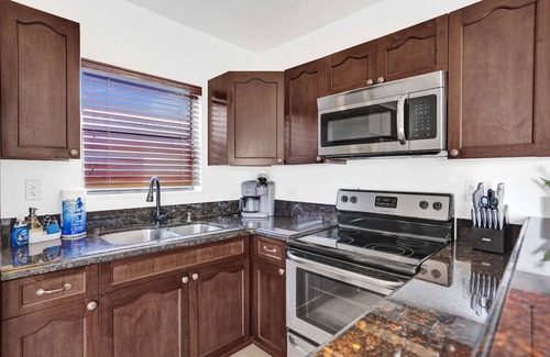 North Beach Apartamento | New Waves on Walnut 1