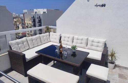 Bugibba Apartamento | New White Lotus Penthouse 13 St Pauls Bay Malta