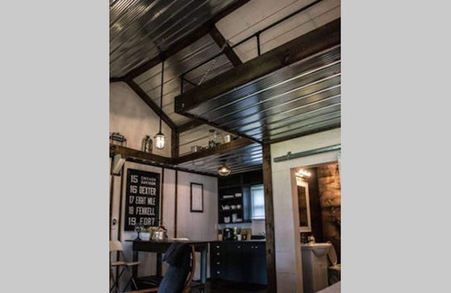 Town of Essex Cabaña | ESTILO LOFT DE NUEVA YORK / PRIVADO Área del lago / Aire acondicionado en el país del vino.