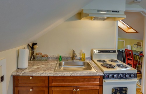 Newtonville Apartamento | New York Vacation Rental ~ 7 Mi to Albany