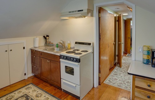 Newtonville Apartamento | New York Vacation Rental ~ 7 Mi to Albany