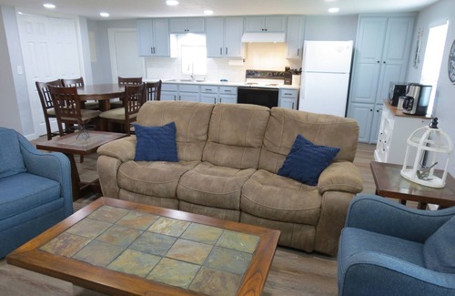Graford Casa | NEW-Zeke’s Retreat - Rocker B - Possum Kingdom