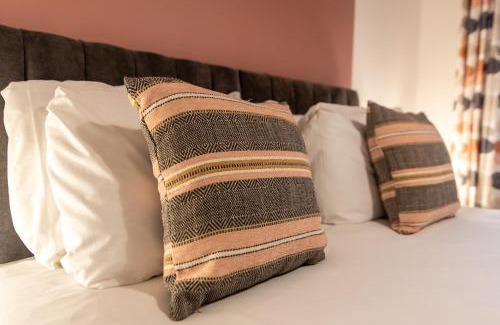 Newark Apartamento | Newark Apartments: Ideal for Contractors with Parking