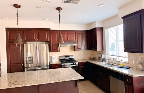 Newark Condominio | Newark Escape-Clean, Quiet & Fully Equipped Free WiFi, AC & Easy Parking