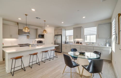 Newark Casa | Newark Retreat w/ Home Gym, Grill, Bicycles + More
