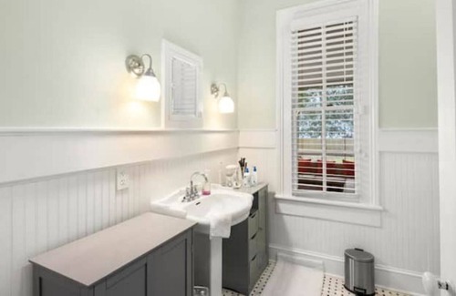 Chapin Cabaña | Newberry Cottage - Steps to downtown