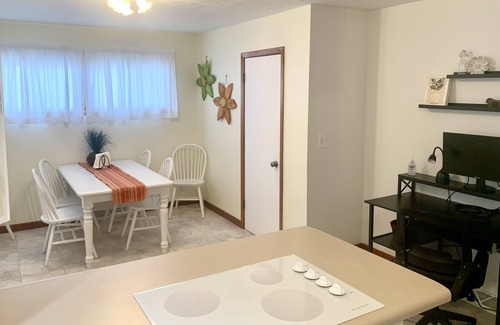 Decatur Casa | Newcastle Estate: 3 Bdrm Bungalow