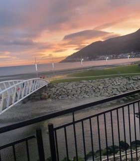 Newcastle Apartamento | Newcastle Seafront Apartment with Wifi and Parking