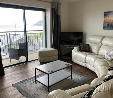 Newcastle Apartamento | Newcastle Seafront Apartment with Wifi and Parking