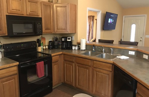 Branford Casa | Newer built Three/two home - Open floor plane Outside gas barbecue and fire pit