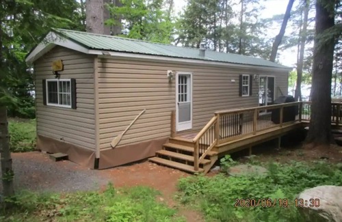 Cloyne Cabaña | Newer Deluxe Cottage, Bon Echo Park