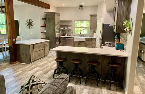 Three Rivers Casa | Newer riverfront home - private beach and spa minutes from Sequoia NP!