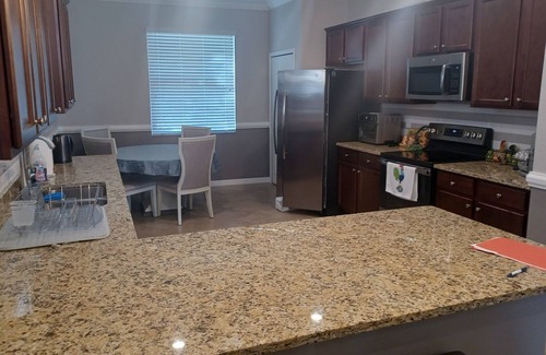 Venice Casa | Newer Single Family Home in Venice!