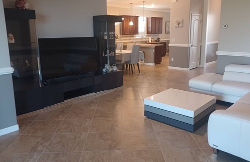 Venice Casa | Newer Single Family Home in Venice!
