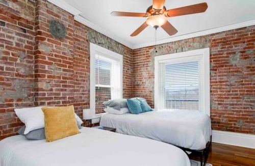 Northeast Kansas City Condominio | Newest KC Unit 2 · Downtown- walk to River Market- 2 bedroom!