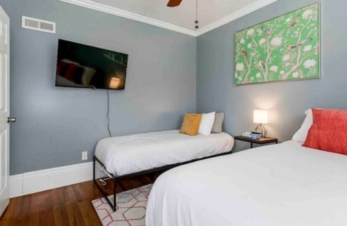 Northeast Kansas City Condominio | Newest KC Unit 2 · Downtown- walk to River Market- 2 bedroom!