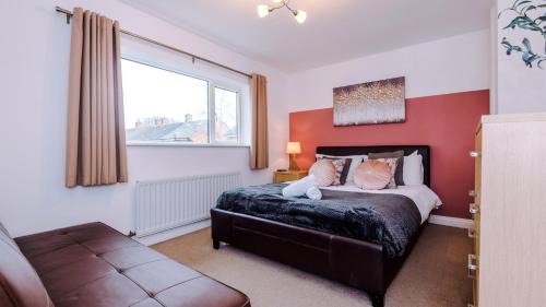 Chester Casa | Newhall Road - 4 Bedroom Chester Home - Parking