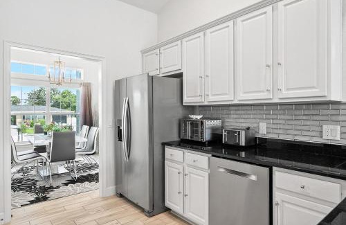 Oakland Hills Casa | Newley Built Heated Pool Golf course Views